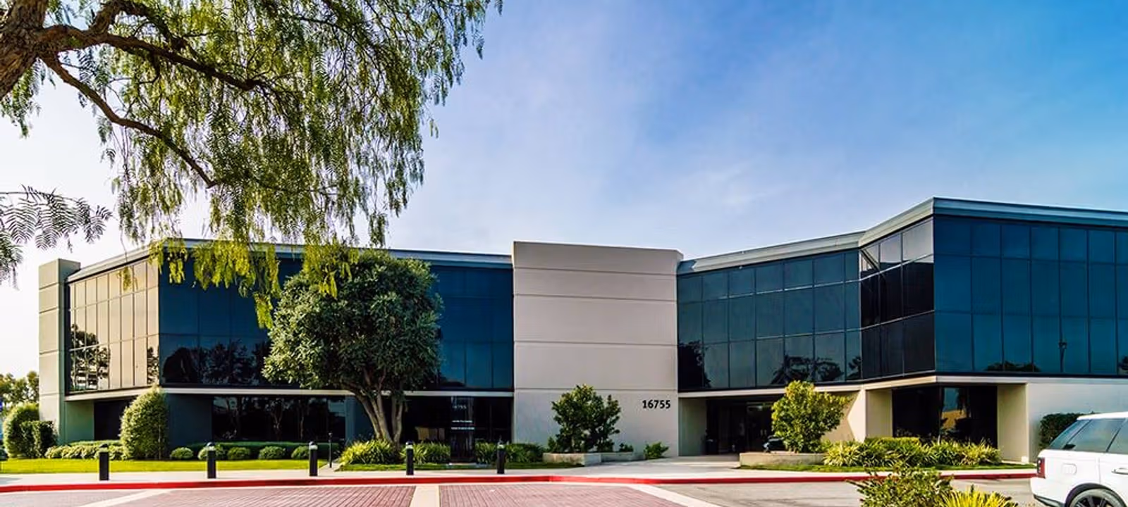 https://dr3h7ptpe31k5.cloudfront.net/Assets/images/2741/Conventional-Workspace-CA-Irvine-16755-Von-Karman-Avenue-771197.jpg