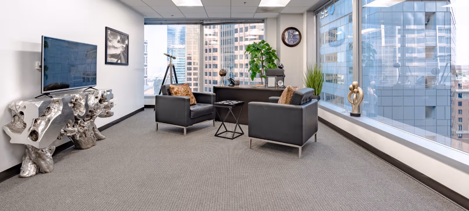 811 Wilshire Boulevard, Los Angeles - Image 1