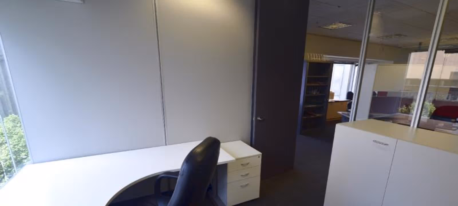https://dr3h7ptpe31k5.cloudfront.net/Assets/images/591/Shared-Workspace-VIC-Melbourne-250-Collins-Street-205756.jpg