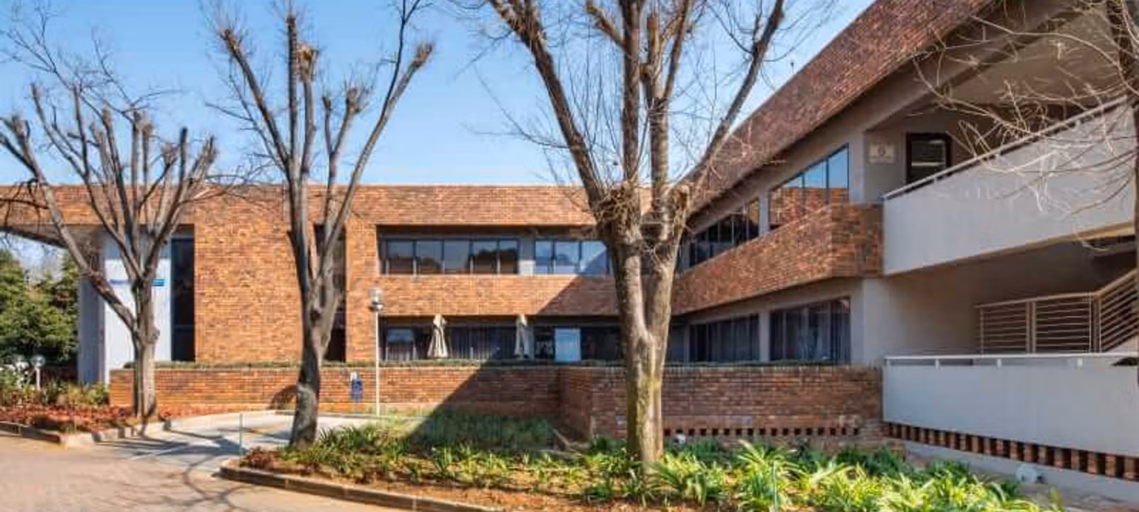 https://dr3h7ptpe31k5.cloudfront.net/Assets/images/9295/-Johannesburg-AMR-Office-Park-3-Concorde-road-Bedfordview-1764220.jpg