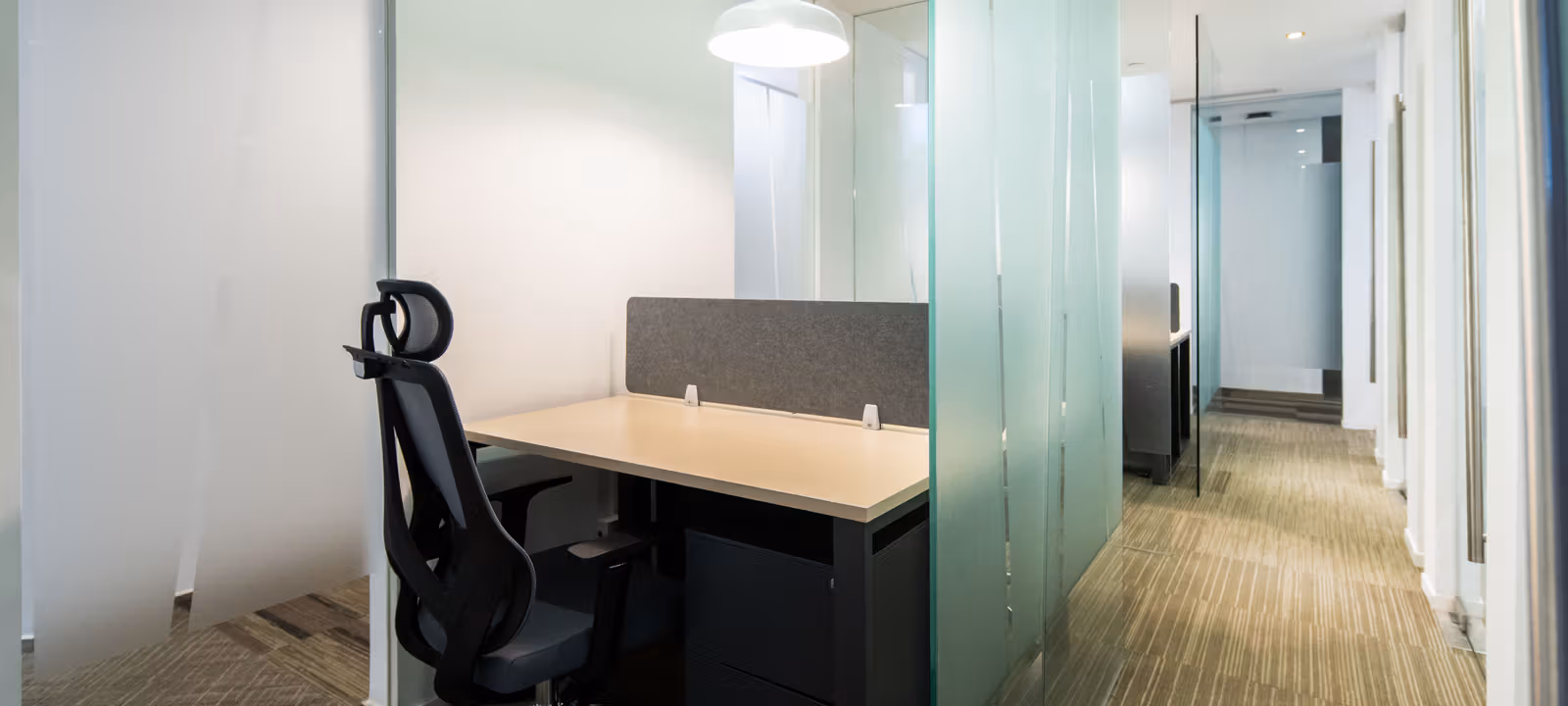 https://officehub.s3.amazonaws.com/Assets%2Fimages%2F24251%2FServiced-Office-%28Creative%29-Hong-Kong-Tsim-Sha-Tsui-132-Nathan-Road-20240129bela0222-Edit.jpg