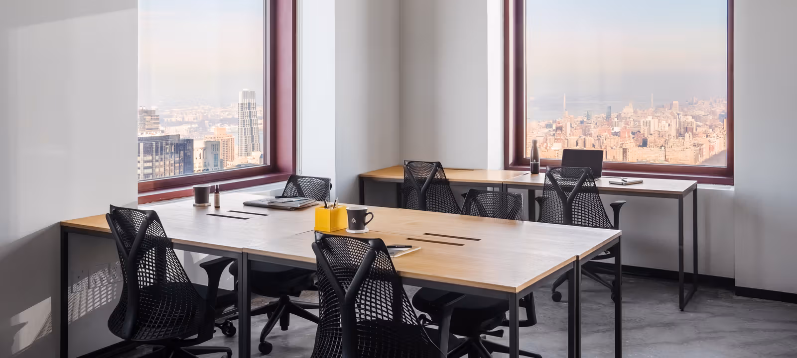 https://officehub.s3.amazonaws.com/Assets%2Fimages%2F3814%2FServiced-Office-%28Creative%29-NY-New-York-152-W-57th-St-Industrious-Carnegie-Tower-Office---1.jpg