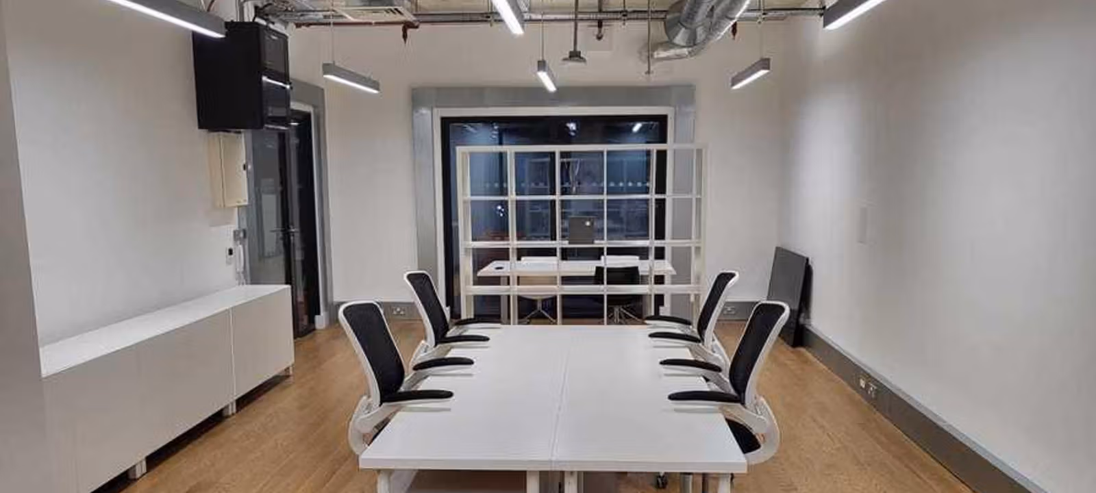 https://officehub.s3.amazonaws.com/Assets/images/10045/Serviced-Office-%28Classic%29-London-London-Marshgate-Lane-golden5e8e81e5-cd2a-4c0d-8ca9-380817234bf2.jpeg