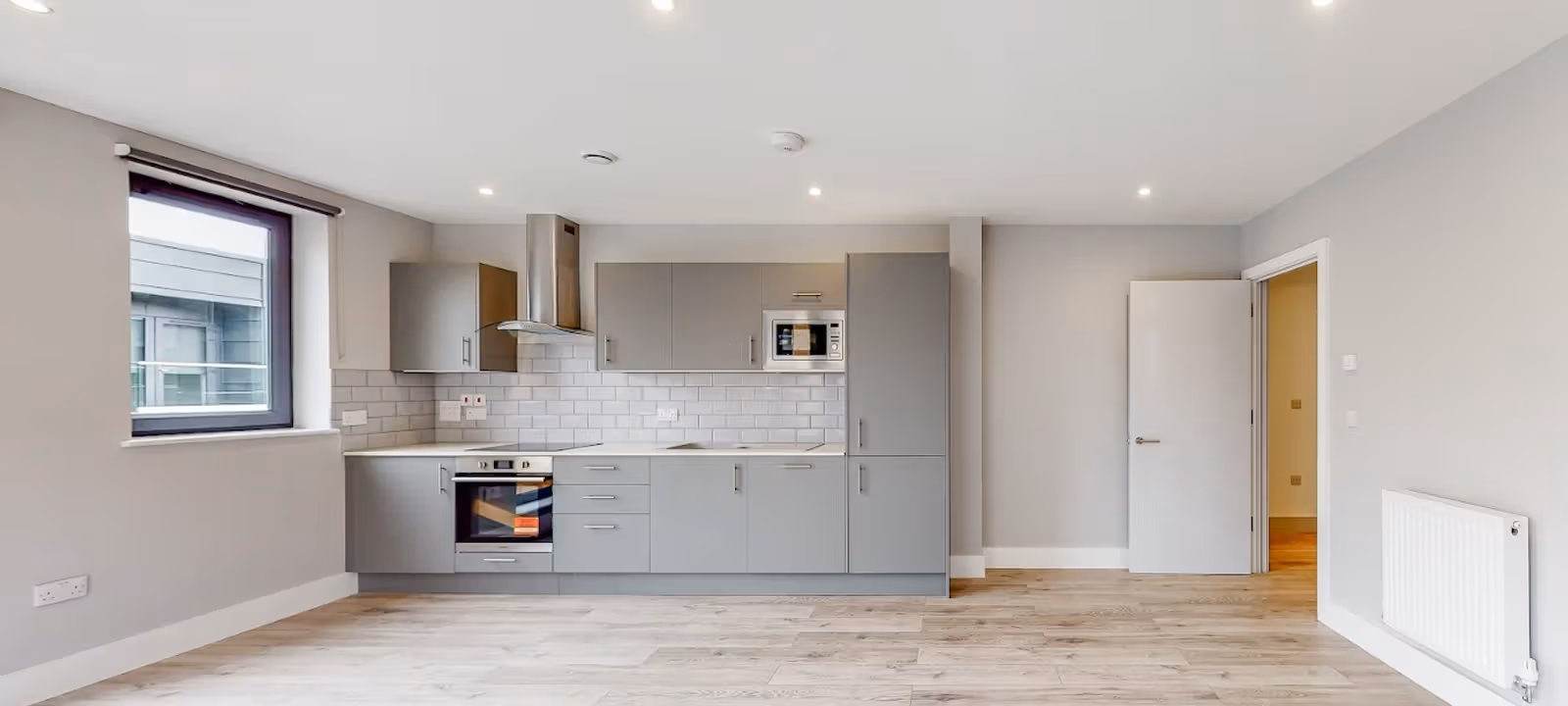 6 Station Approach Rd, Coulsdon - Image 1