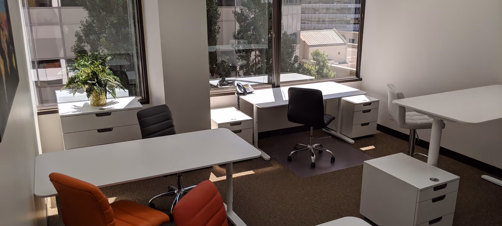 https://officehub.s3.amazonaws.com/Assets/images/10723/Coworking-Space-CA-Oakland-1300-Clay-St-Office-54-1.jpg