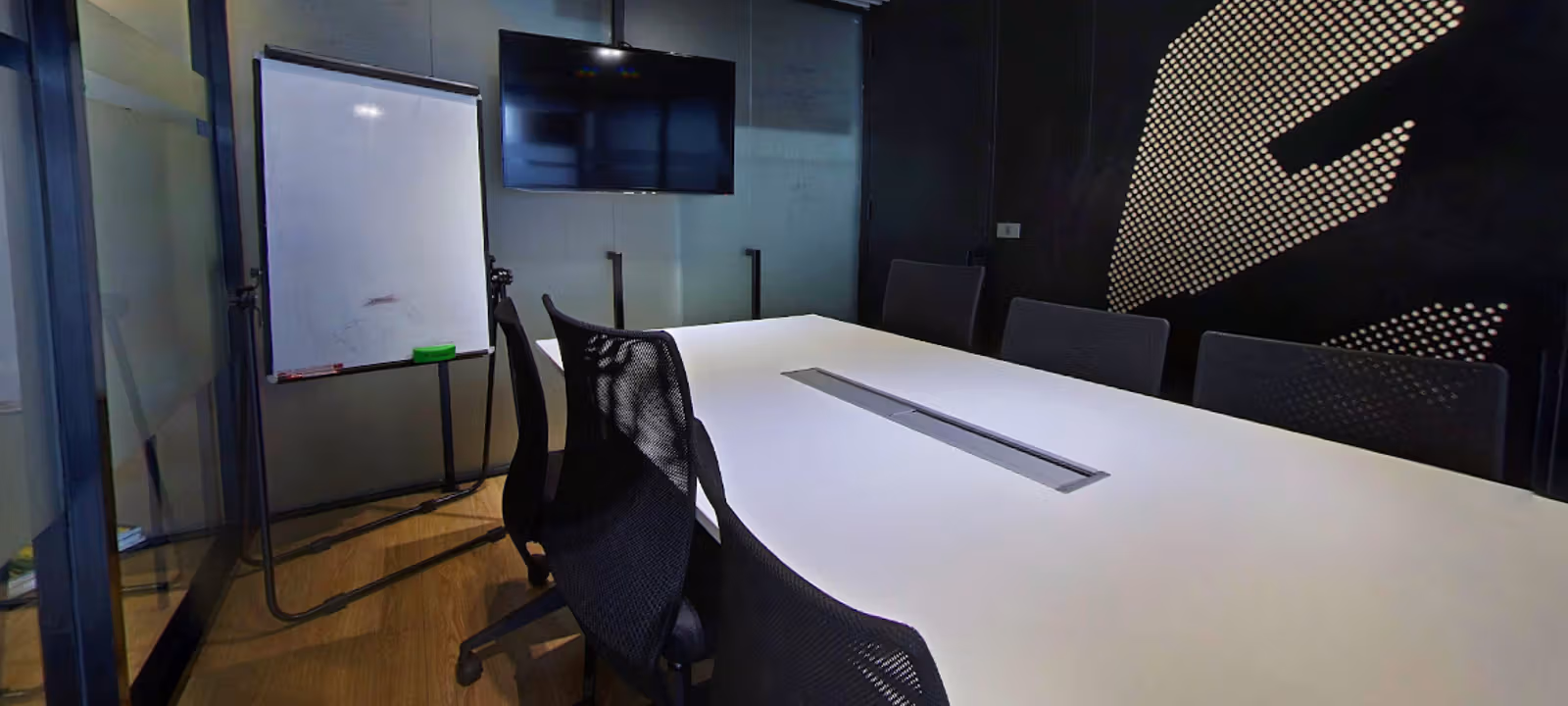 https://officehub.s3.amazonaws.com/Assets/images/1239/Serviced-Office-%28Creative%29-Khet-Watthana-Bangkok-219-Soi-Sukhumvit-21-Screenshot-2024-10-15-152915.png
