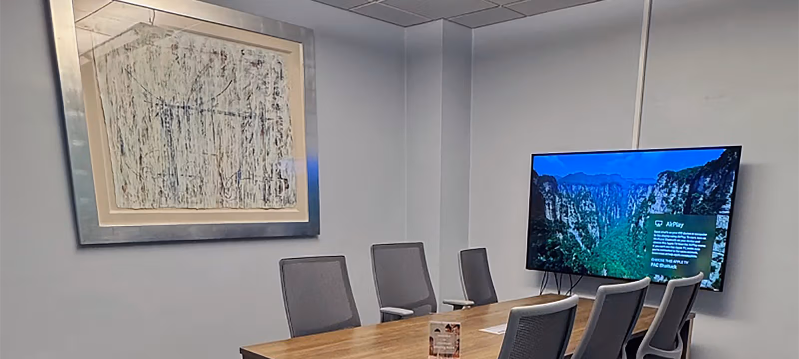 https://officehub.s3.amazonaws.com/Assets/images/13316/Coworking-Space-CA-Berkeley-2081-Center-Street-NextSpace-Coworking-Berkeley-Vault-Meeting-Room.png