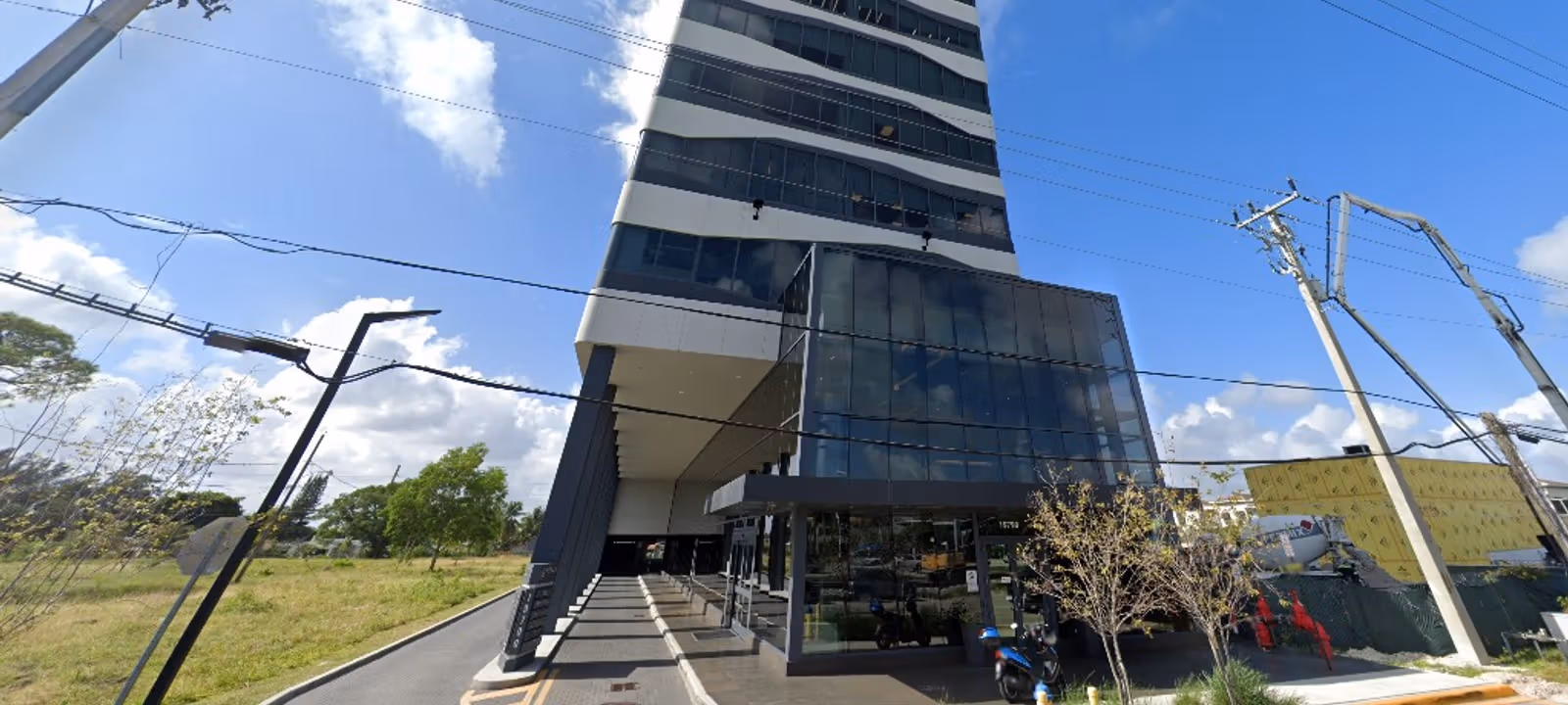 19790 W Dixie Hwy, Aventura - Image 1