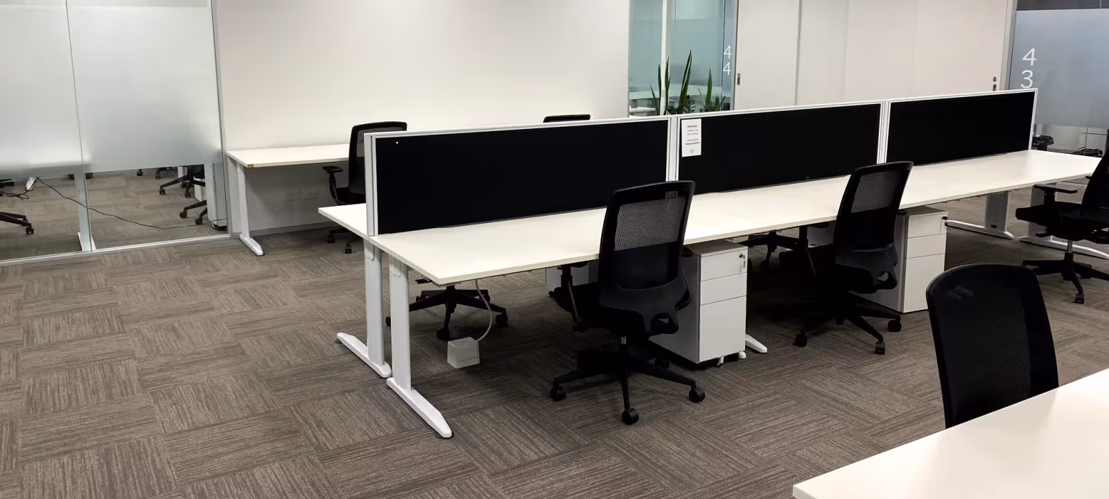 https://officehub.s3.amazonaws.com/Assets/images/1566/Serviced-Office-%28Classic%29-QLD-Fortitude-Valley-1024-Ann-Street-IMG1144.webp