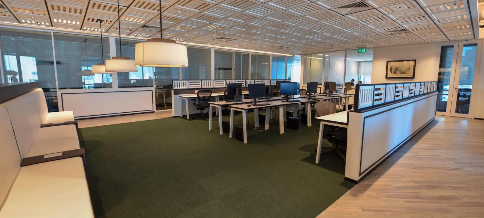 https://officehub.s3.amazonaws.com/Assets/images/165/Serviced-Office-%28Creative%29-Singapore-Singapore-168-Robinson-Road-1553657912073-5c69d26b775f34069a552801-DSC6805.webp