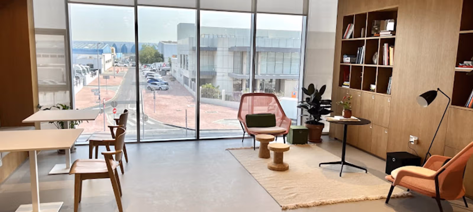 11 17th St - Umm Ramool, Commercity - Image 1