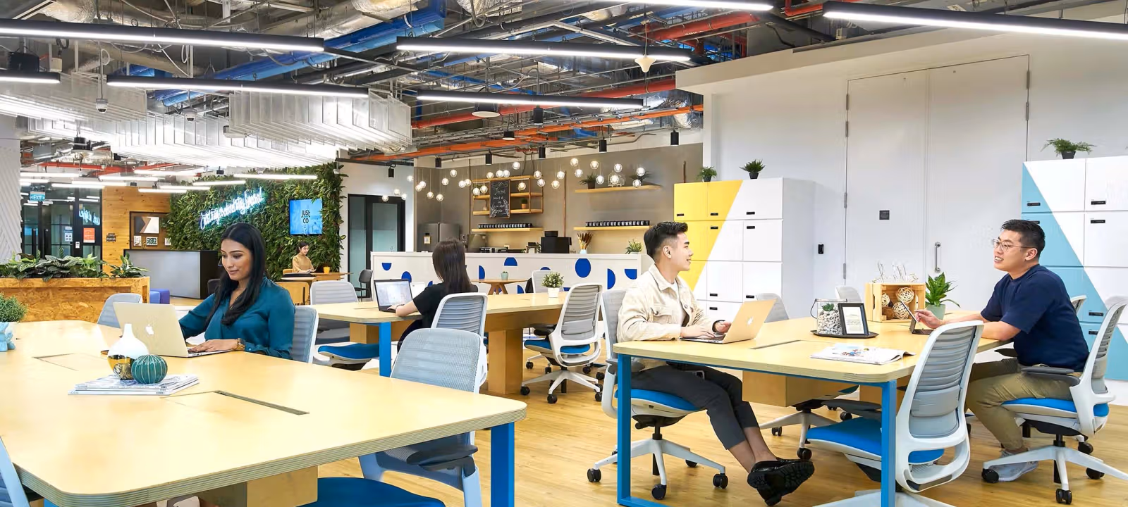 https://officehub.s3.amazonaws.com/Assets/images/1746/Serviced-Office-%28Creative%29-Singapore-Singapore-9-Straits-View-sg-marinaonwest-hotdesk-b3.webp