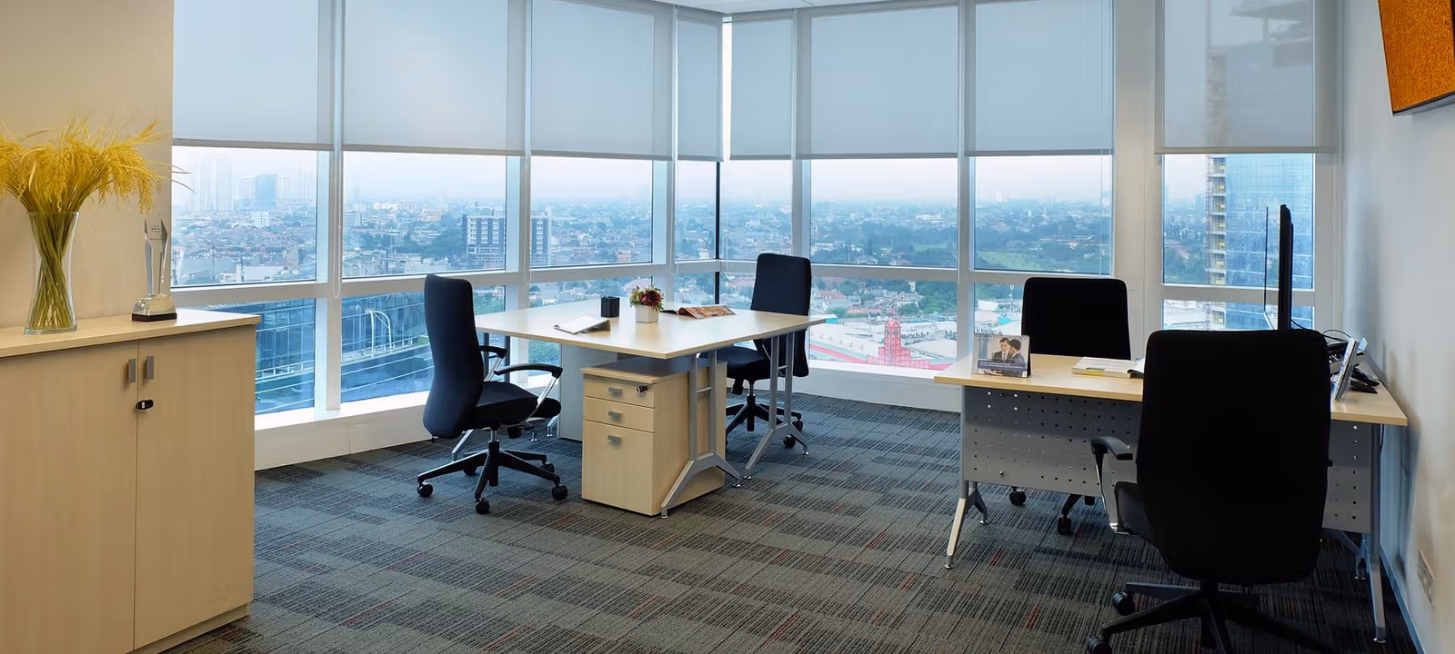 https://officehub.s3.amazonaws.com/Assets/images/1899/Serviced-Office-%28Classic%29-Jakarta-Selatan-South-Jakarta-Jl-Sultan-Iskandar-Muda-V-PIOT---Suite-Office.jfif