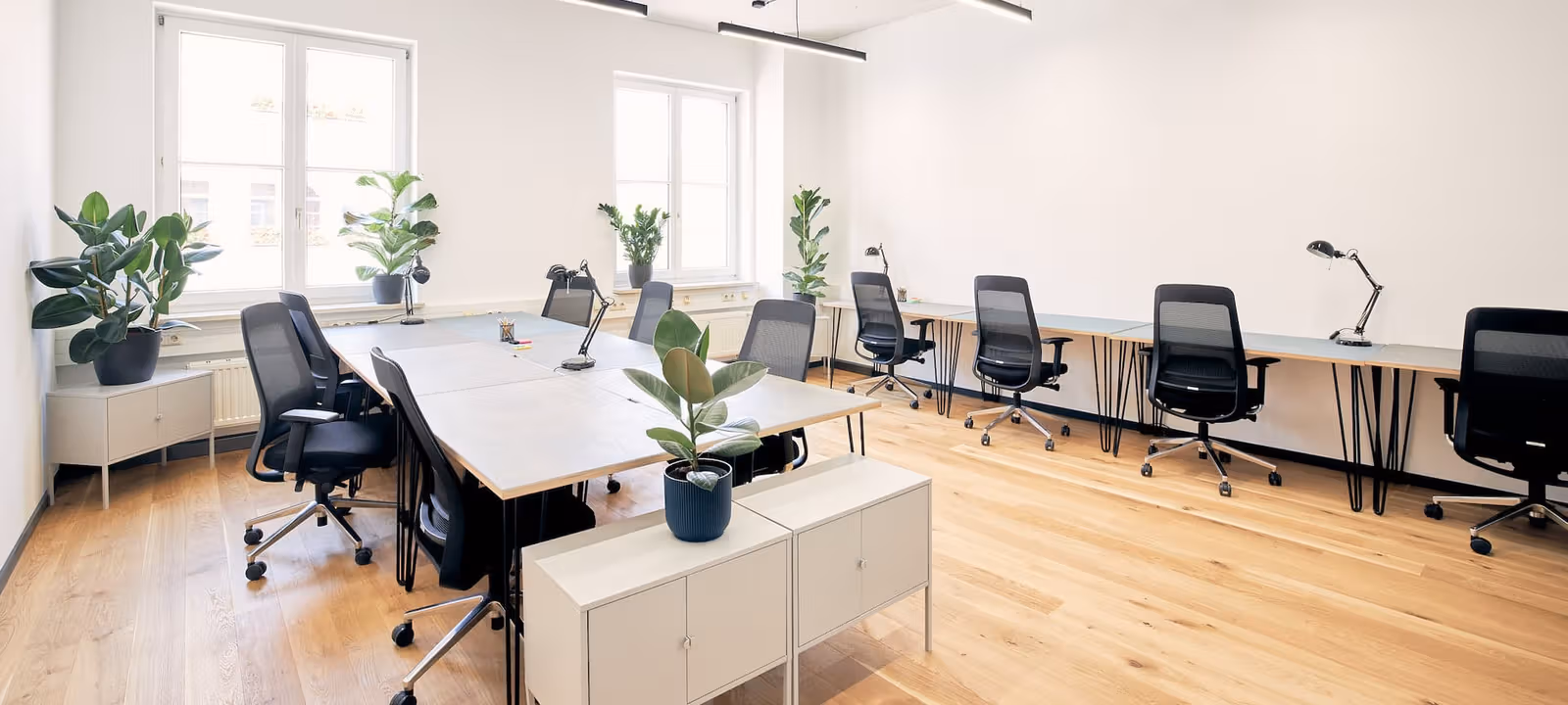 https://officehub.s3.amazonaws.com/Assets/images/19355/Serviced-Office-%28Creative%29-BY-Munich-24-Kaufingerstra%C3%9Feunicornworkspaces-munich-flexoffice.jpeg