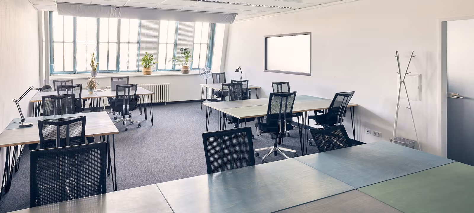 https://officehub.s3.amazonaws.com/Assets/images/19366/Serviced-Office-%28Creative%29-Berlin-Mitte-25-Gustav-Meyer-Allee-2unicornworkspaces-berlin-aeg2-flexoffice.jpeg