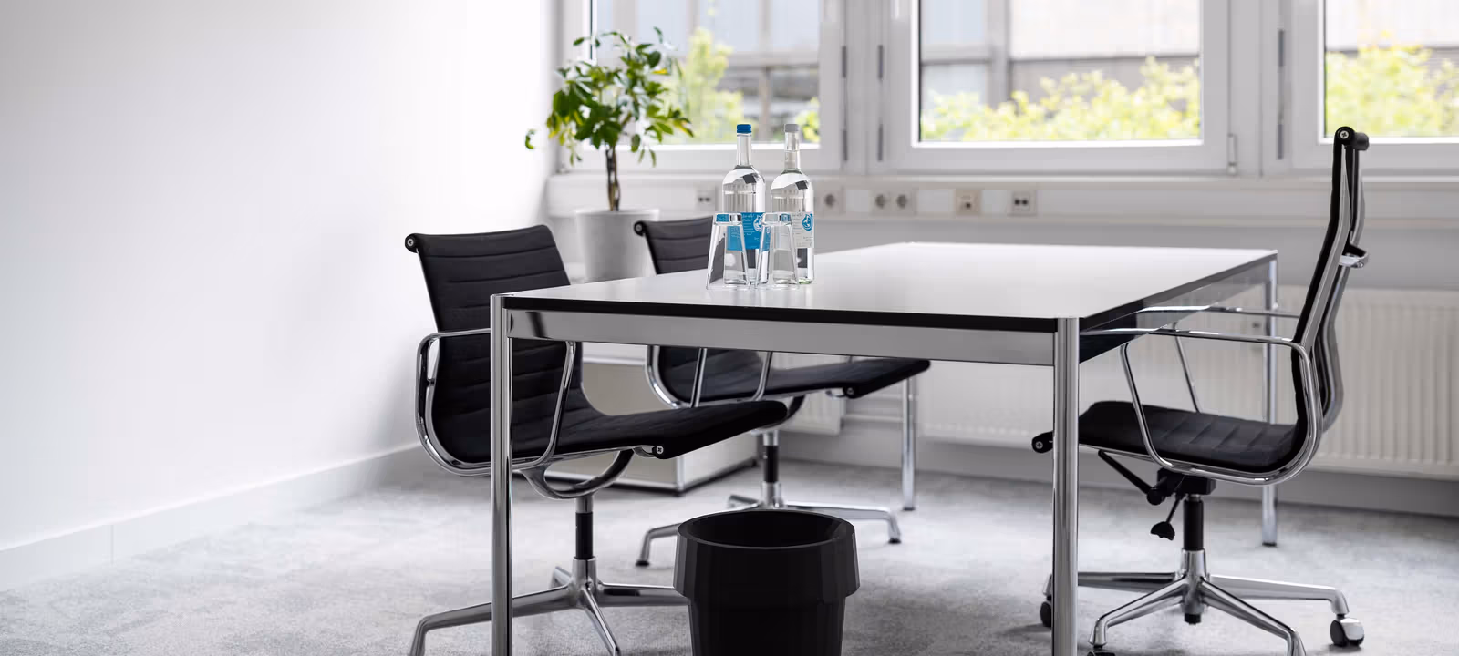 https://officehub.s3.amazonaws.com/Assets/images/19843/Serviced-Office-%28Creative%29-Nuremberg-Nuremberg-Frankenstrasse-152-office-club-nuernbergtagesbuero.jpg