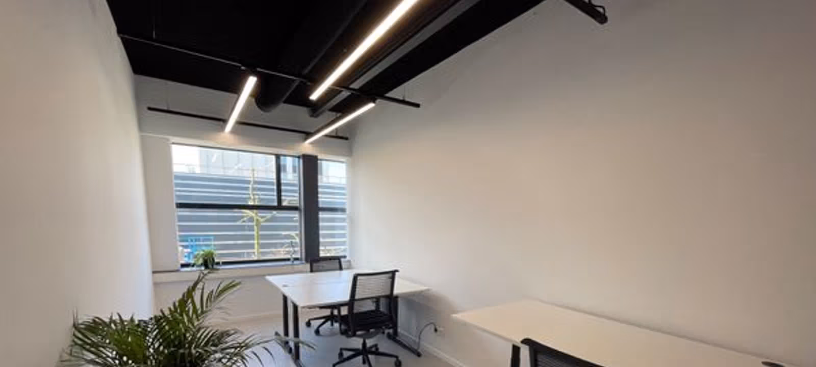 https://officehub.s3.amazonaws.com/Assets/images/20706/Serviced-Office-%28Classic%29--Amsterdam-Disketteweg-14cb94028c-6a27-423c-a7d3-8b3f5d16dbc7.jfif