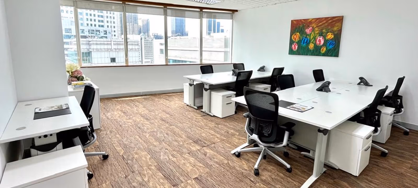 https://officehub.s3.amazonaws.com/Assets/images/2096/Serviced-Office-%28Classic%29-Kuala-Lumpur-Kuala-Lumpur-11-Jalan-Pinang-Etiqa-suite-16-10-12ws.jpeg