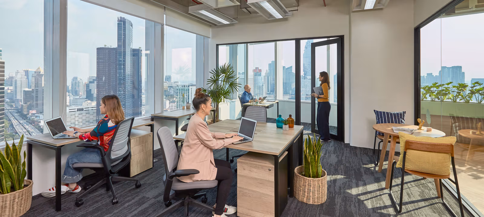 https://officehub.s3.amazonaws.com/Assets/images/2158/Serviced-Office-%28Classic%29-Bangkok-Pathumwan-944-Rama-4-RoadJust%20Studio%2024F_2-brighten%20-%20Copy%20-%20Copy.jpg