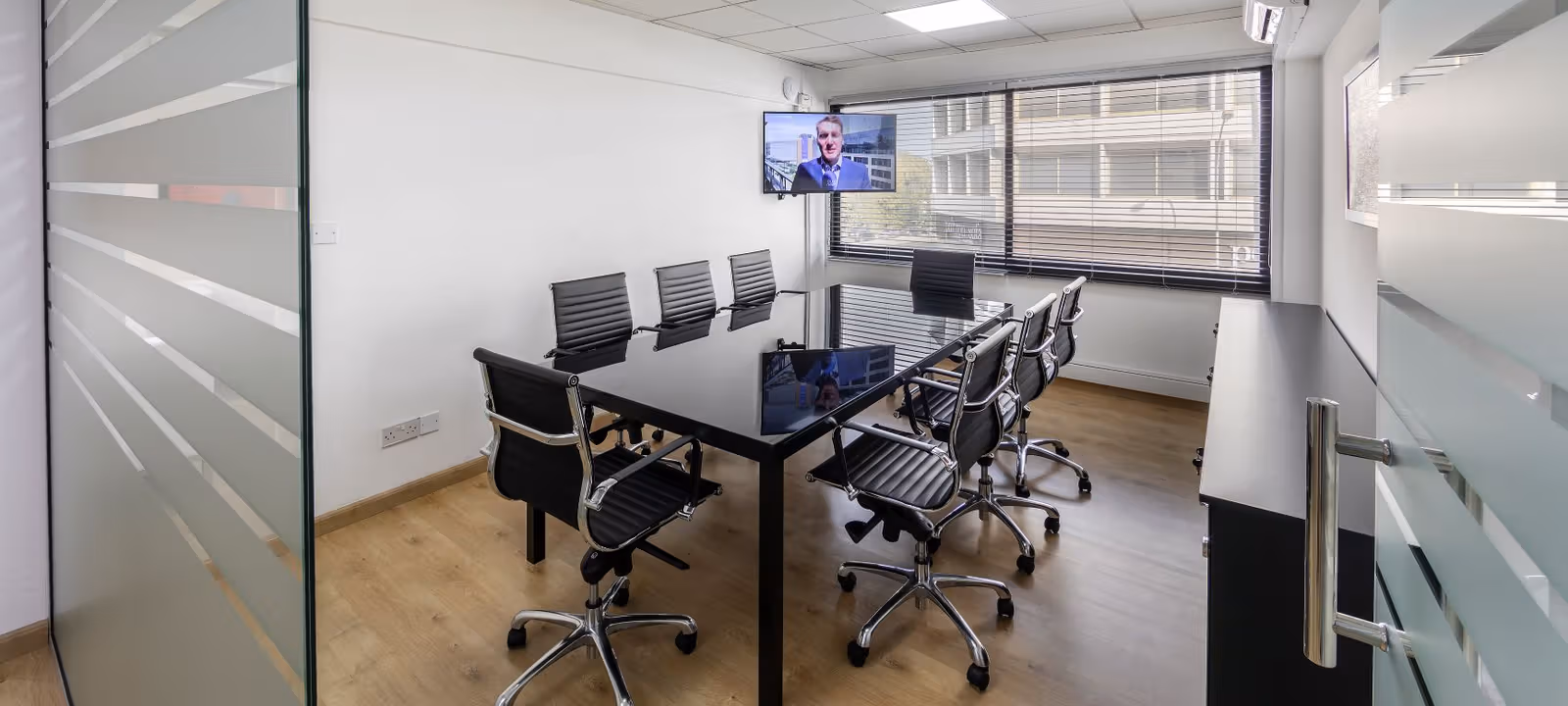https://officehub.s3.amazonaws.com/Assets/images/22037/Serviced-Office-%28Classic%29-Nicosia-Nicosia-1-IasonosCONFERENCE%20ROOM.jpg