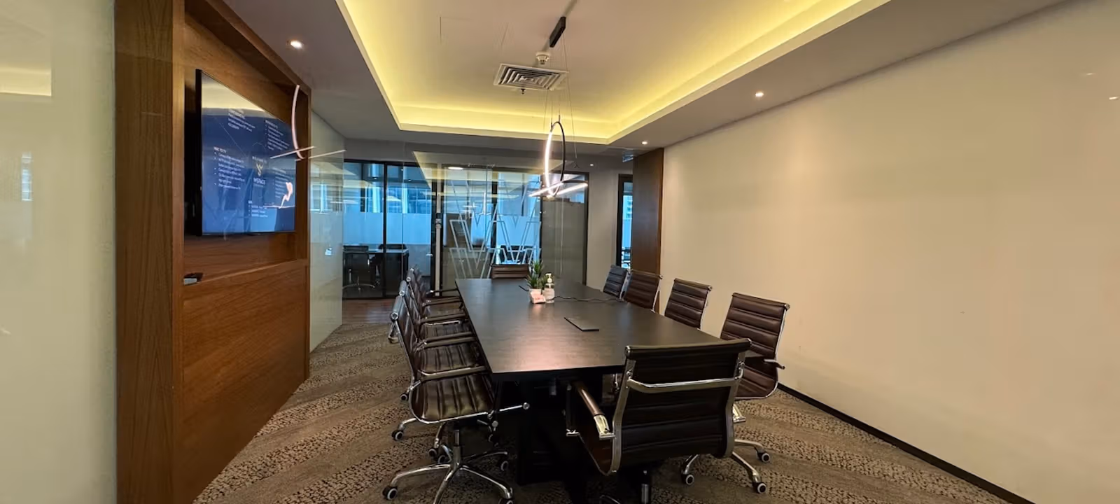 https://officehub.s3.amazonaws.com/Assets/images/2206/Coworking-Space-Wilayah-Persekutuan-Kuala-Lumpur-Kuala-Lumpur-199-Jalan-Tun-Razak-2024-08-09.jpg
