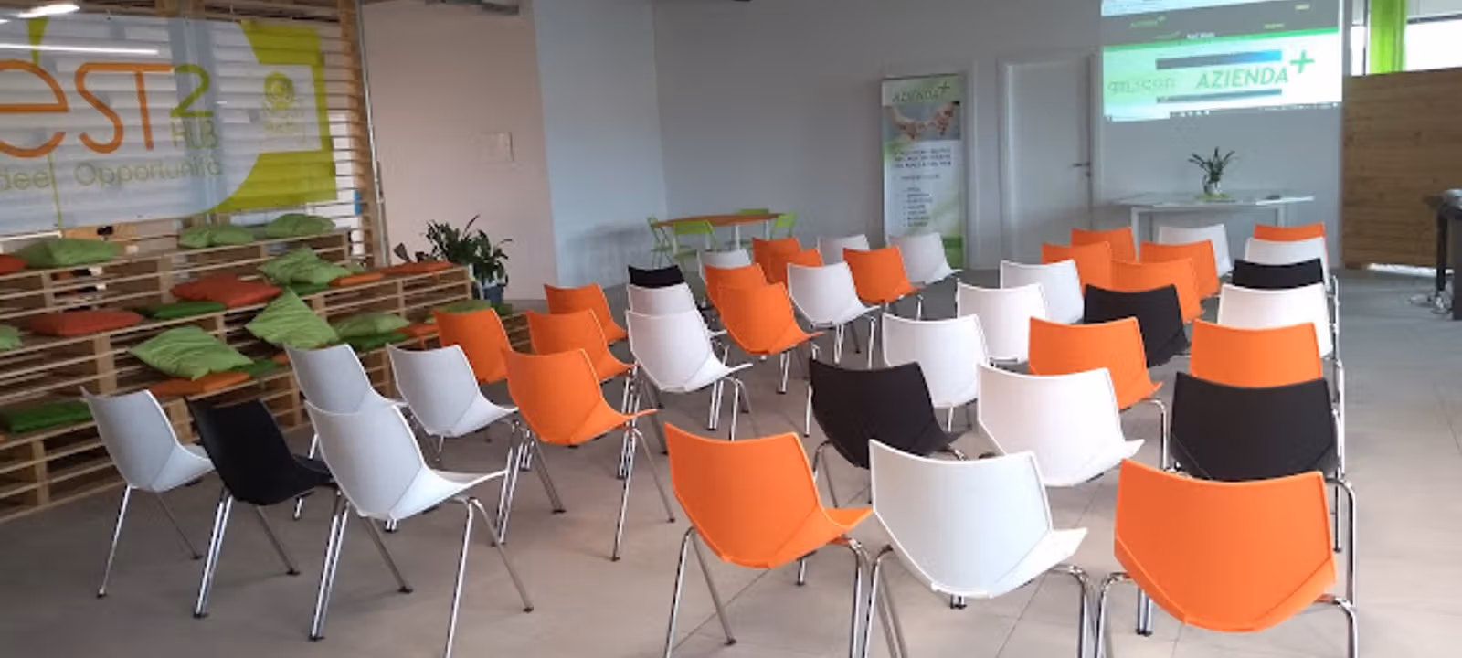 https://officehub.s3.amazonaws.com/Assets/images/22834/Coworking-Space--Pisa-Via-Sterpulino-112019-04-10.jpg