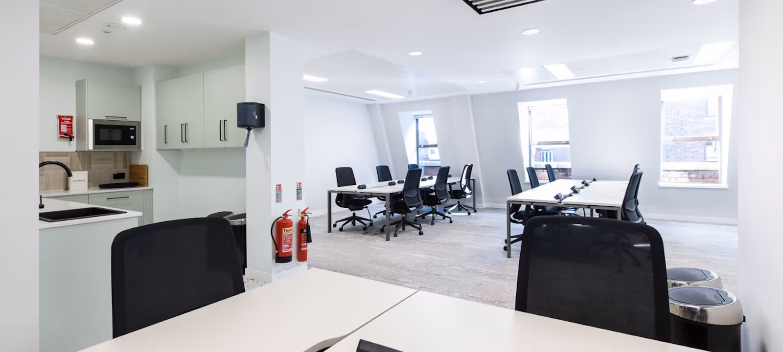 https://officehub.s3.amazonaws.com/Assets/images/23583/Serviced-Office-%28Classic%29-London-London-24-28-Bloomsbury-Way-2023-11-17-10.jpg