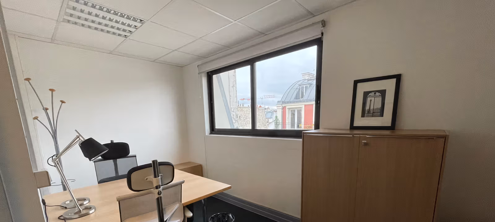 https://officehub.s3.amazonaws.com/Assets/images/24499/Serviced-Office-%28Classic%29-IDF-Paris-20/22-Rue-Des-Petits-H%C3%B4telsIMG_5888.jpg
