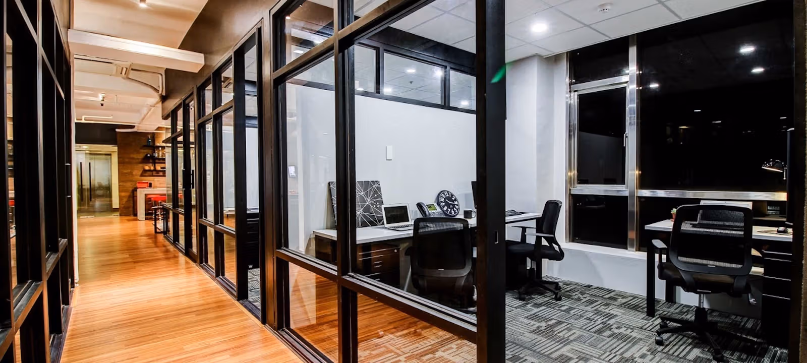 https://officehub.s3.amazonaws.com/Assets/images/2614/Serviced-Office-%28Creative%29-Makati-City-Salcedo-Village-131-Tordesillas-Street-Hallway.jpg