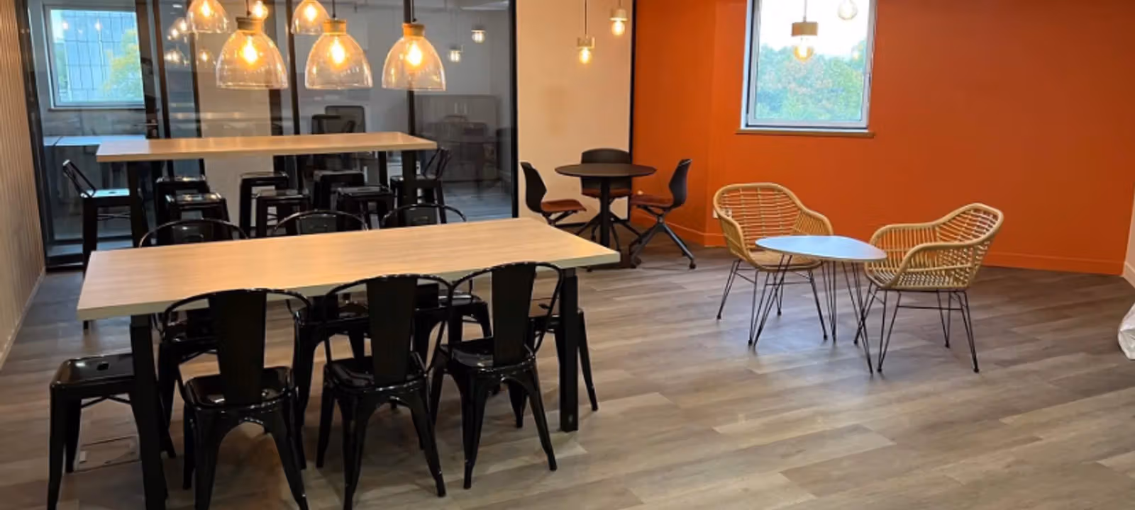 https://officehub.s3.amazonaws.com/Assets/images/26912/Coworking-Space--Meudon-17-Rue-Jeanne-BraconnierScreenshot%202023-11-09%20092543.png