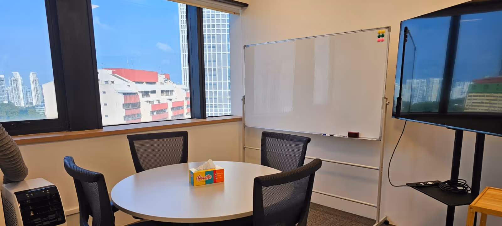 https://officehub.s3.amazonaws.com/Assets/images/28580/Serviced-Office-%28Classic%29-Singapore-Singapore-133-New-Bridge-RdCTP%204%20pax%20meeting%20room.jpeg