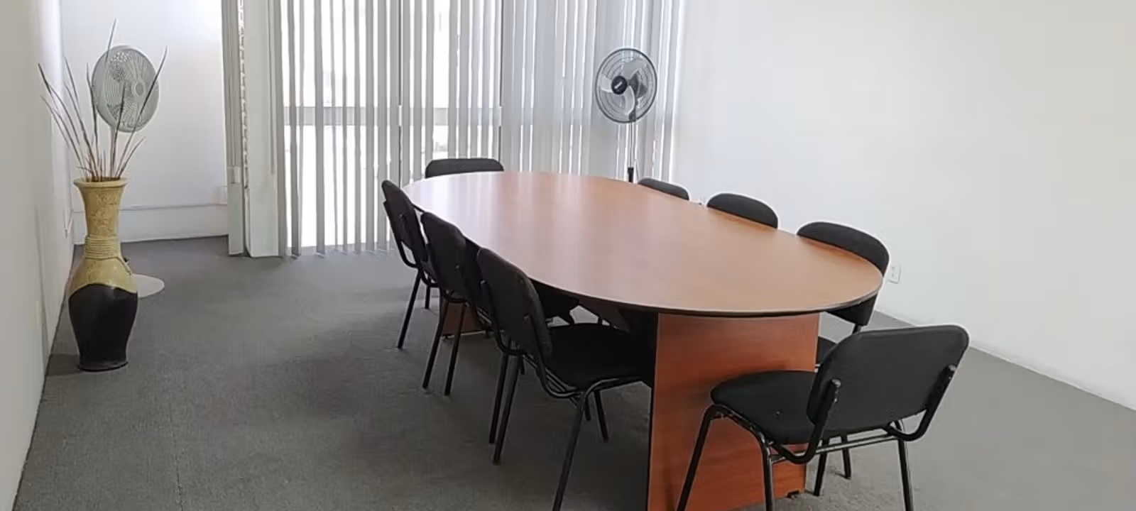 https://officehub.s3.amazonaws.com/Assets/images/29027/Serviced-Office-%28Classic%29-Jalisco-Zapopan-4914-Av-Ludwig-Van-Beethoven--Lomas-Del-SeminarioSALA%20DE%20JUNTAS%20PA..jpg