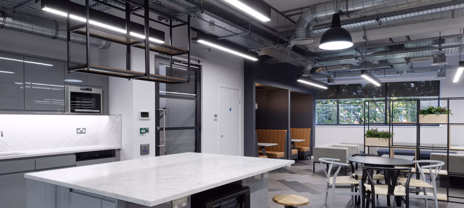 https://officehub.s3.amazonaws.com/Assets/images/29992/Managed-Office-Space-London-Clerkenwell-20-Baltic-StreetBSK.jpg