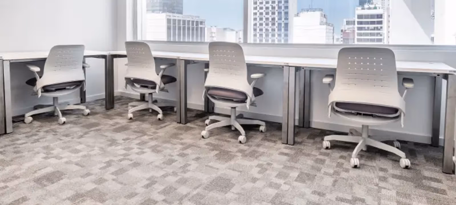 Fehevari Ut 99, Budapest - Image 1