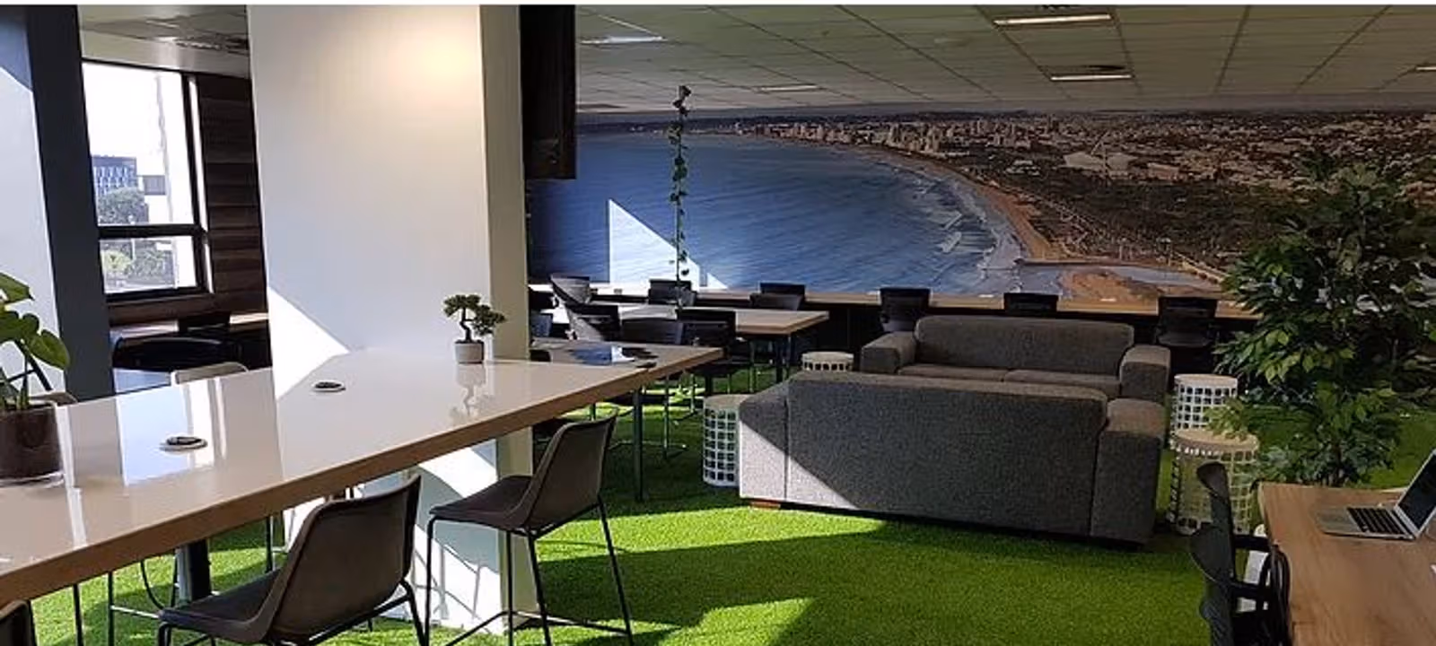 https://officehub.s3.amazonaws.com/Assets/images/3584/Serviced-Office-%28Creative%29-KZN-Umhlanga-5-Park-LaneCapture%201.JPG