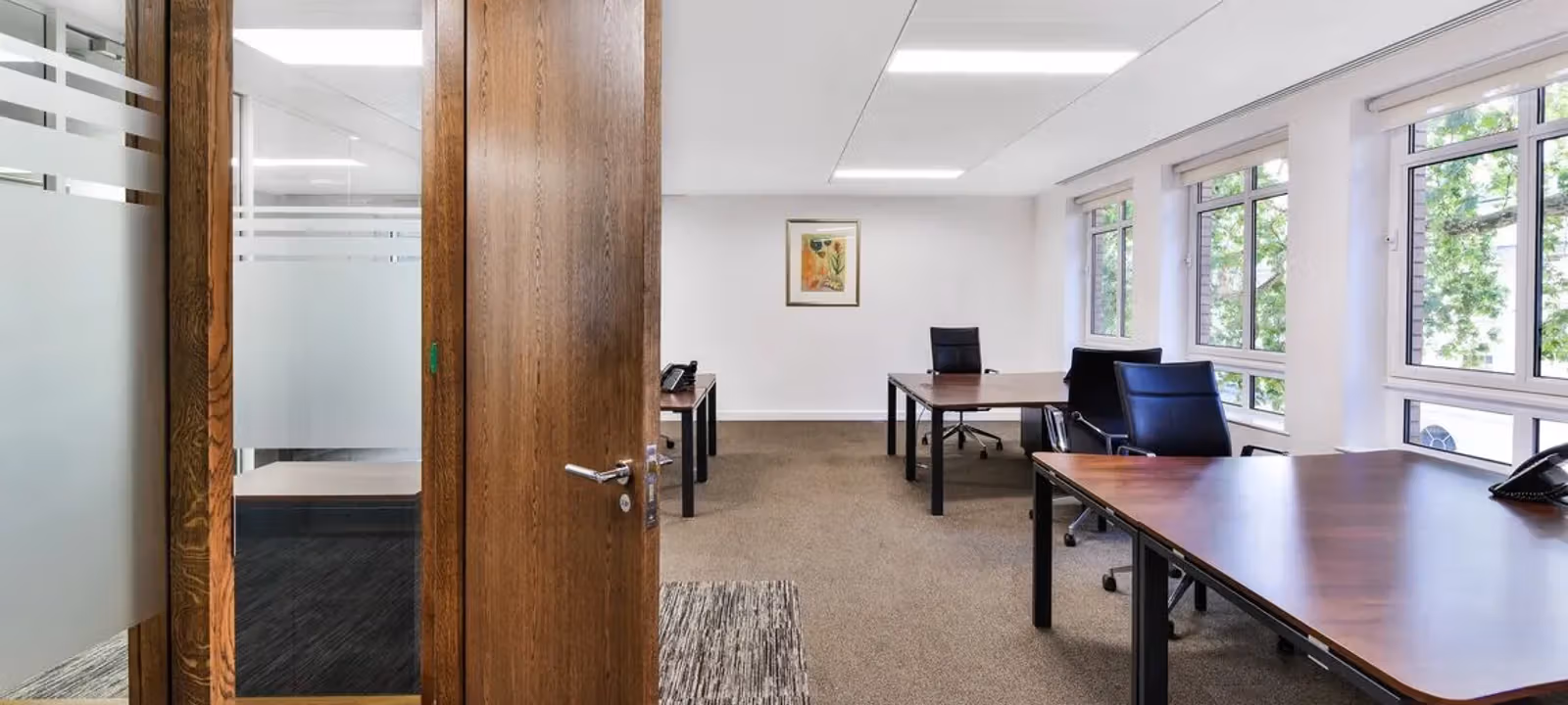 https://officehub.s3.amazonaws.com/Assets/images/3616/Serviced-Office-%28Classic%29-London-Mayfair-14-Curzon-Street-cur-14-curzon-street-header-5.webp