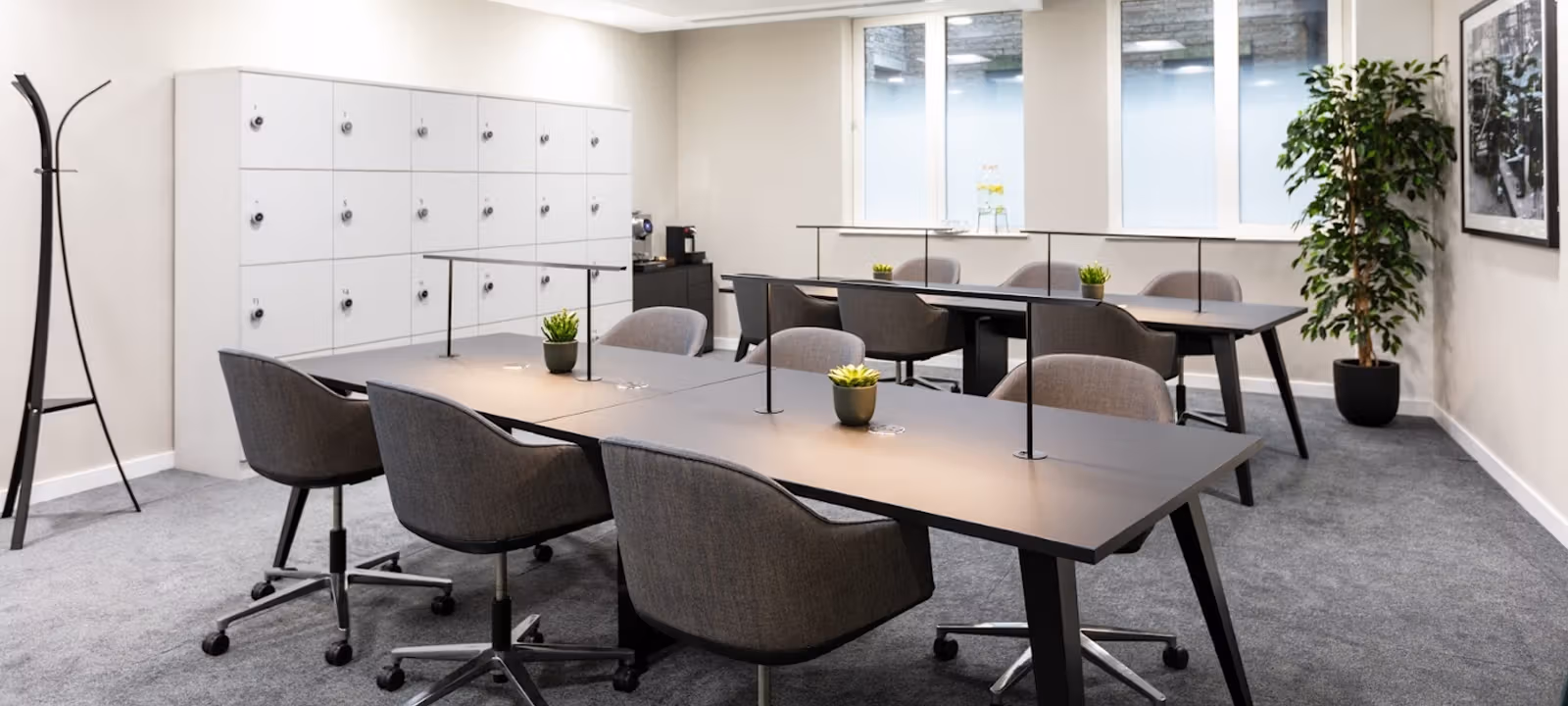 https://officehub.s3.amazonaws.com/Assets/images/3645/Serviced-Office-%28Classic%29-London-London-85-Gresham-Street-ModusGreshamStreet-20.jpg