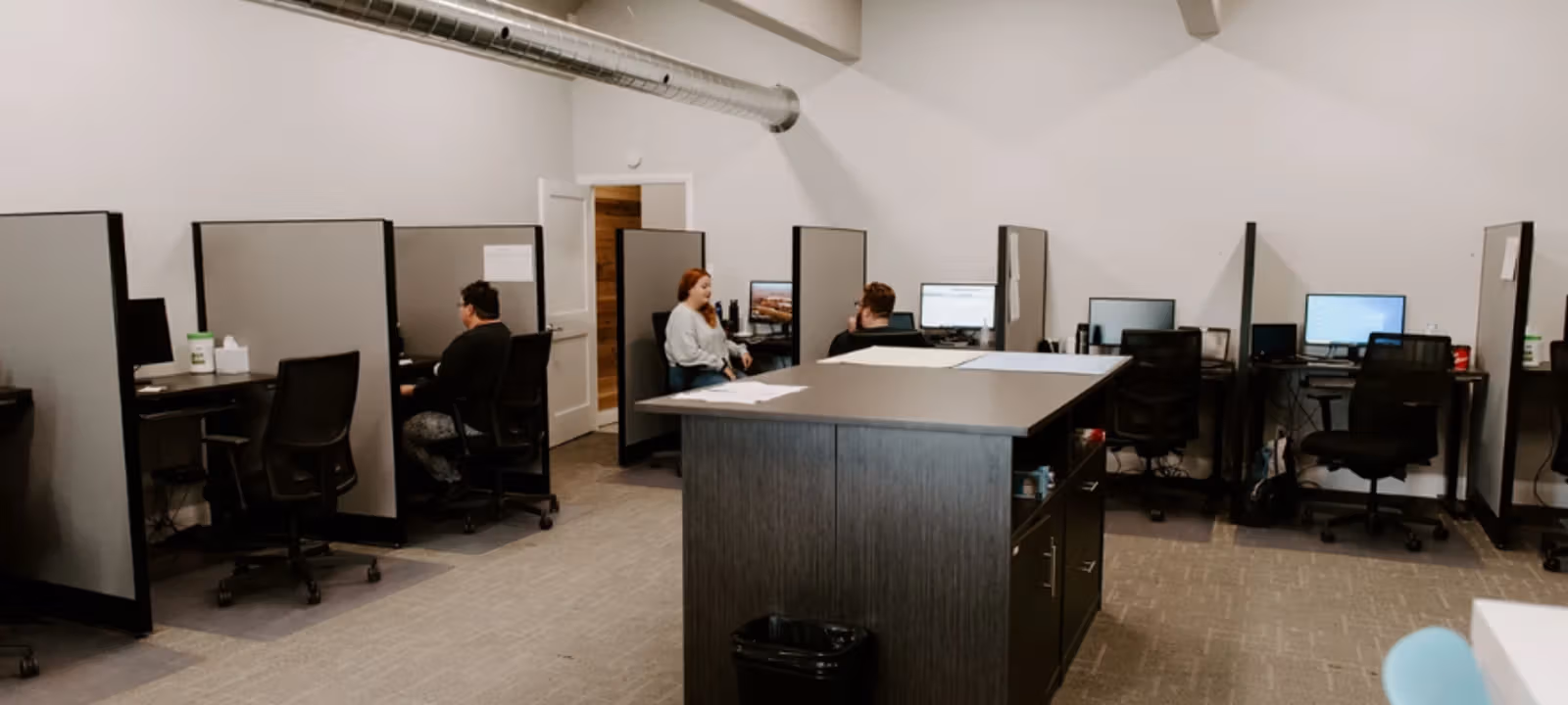 499 Hill St, London - Image 1