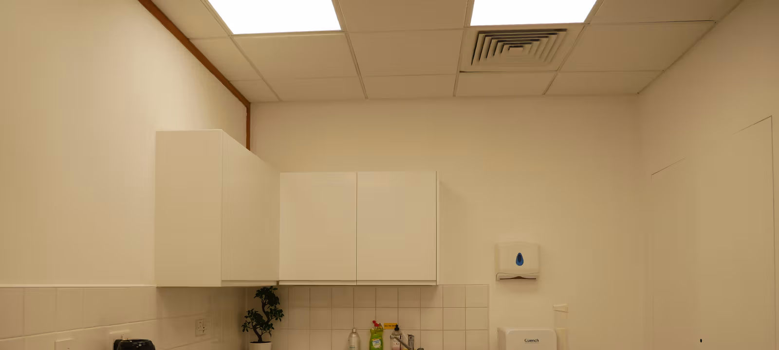 5 Oaks Court Warwick Road, Borehamwood - Image 1