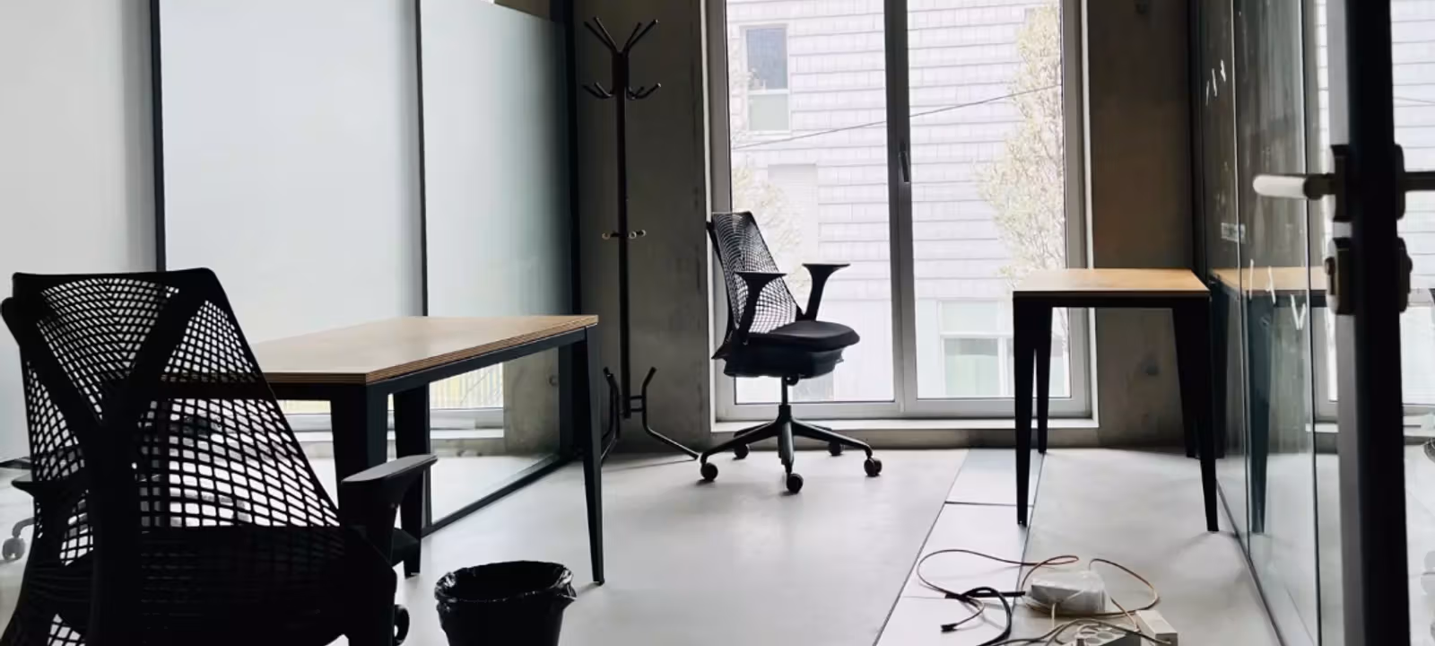 10-12 Rue Maurice Grimaud, Paris - Image 1