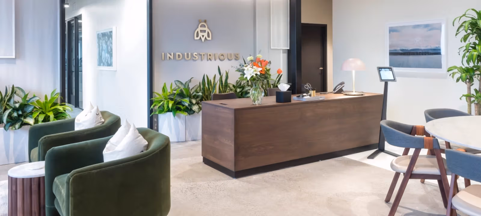 3424 Peachtree Road Ne, Atlanta - Image 1