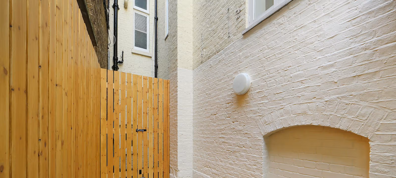 23 Clerkenwell Close, Clerkenwell - Image 1