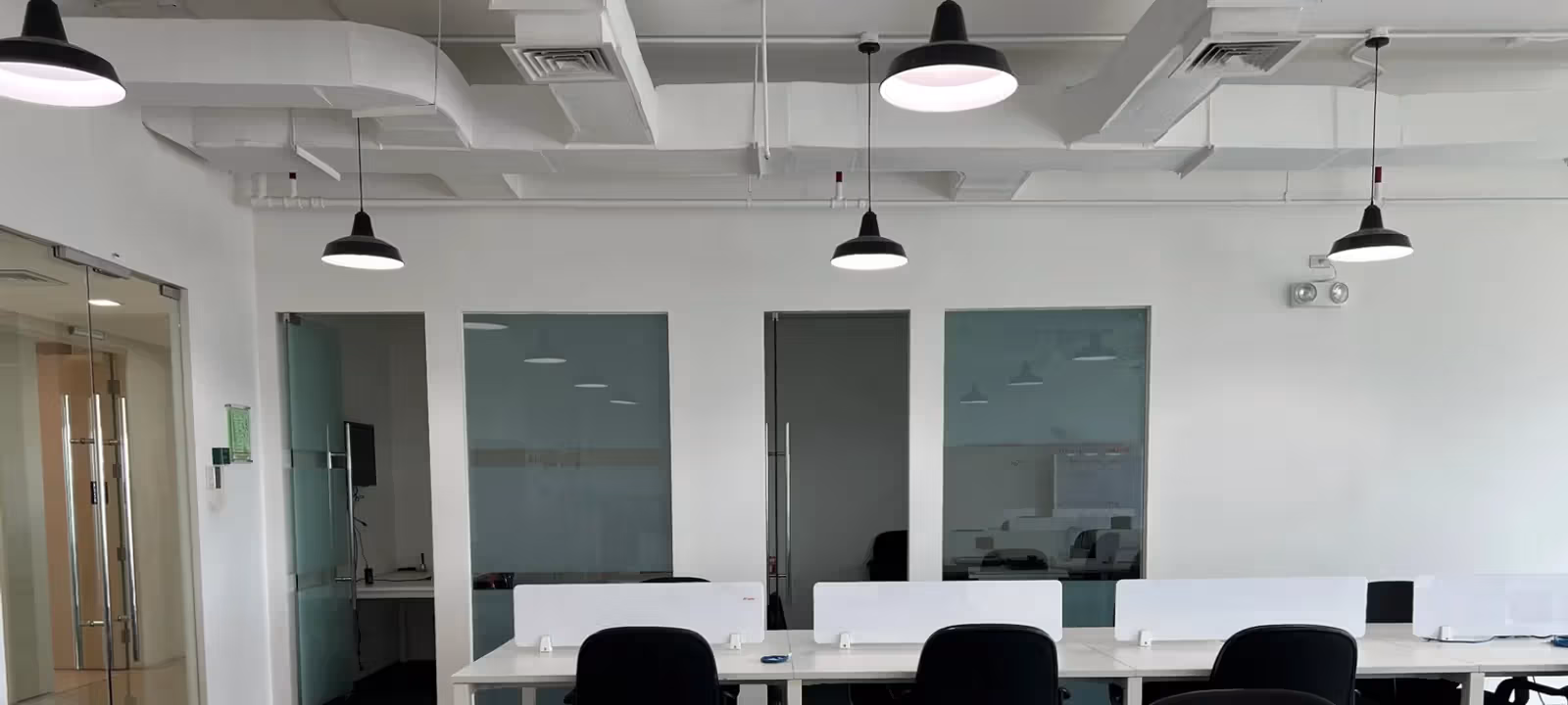 https://officehub.s3.amazonaws.com/Assets/images/39984/Serviced-Office-%28Classic%29-NCR-Taguig-31st-Street-2nd-Avenue-09aef715-f1d3-403d-88d3-fa58344ecc4a.webp