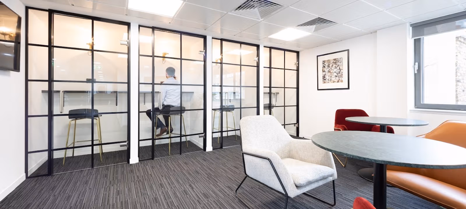 https://officehub.s3.amazonaws.com/Assets/images/4014/Serviced-Office-%28Classic%29-London-Aldgate-150-Minories-2023-01-11-4.jpg