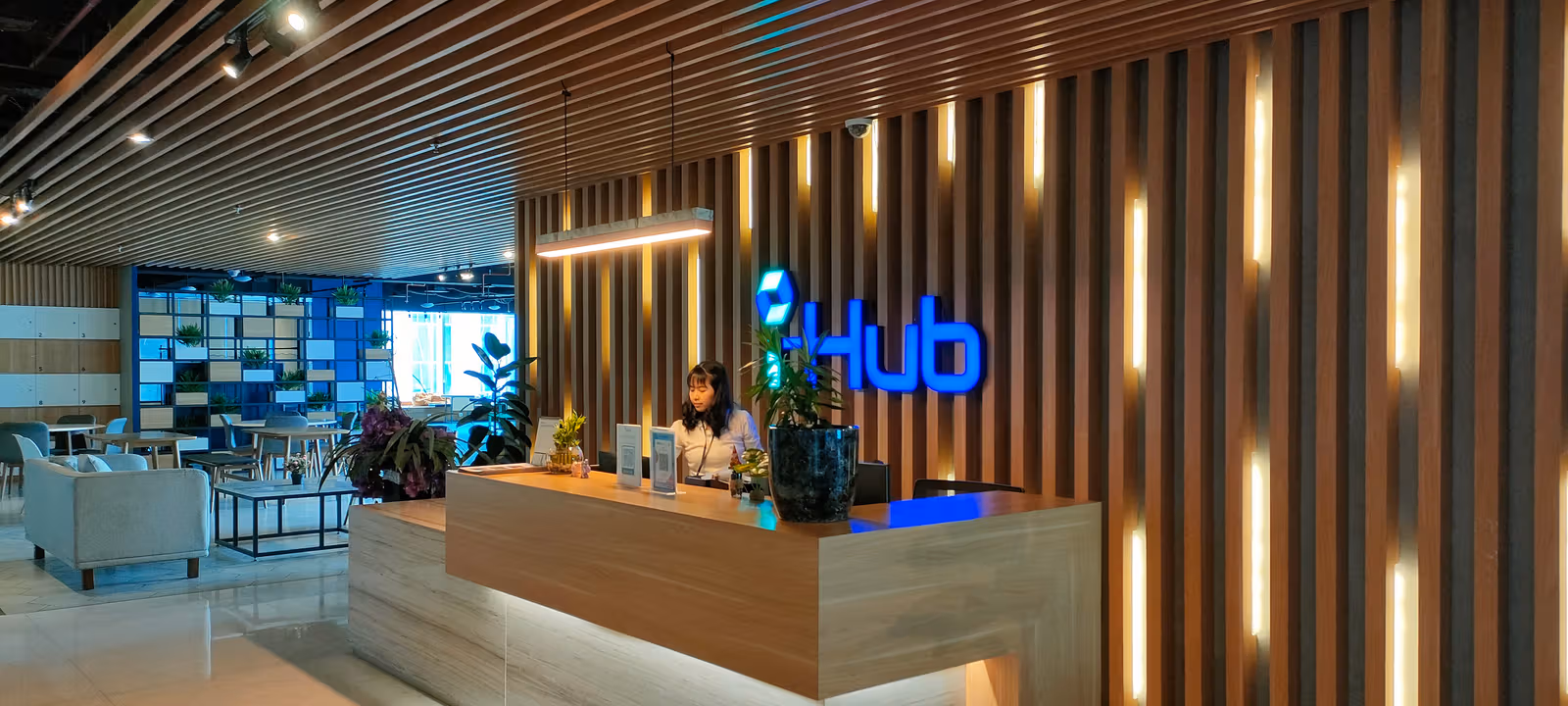 https://officehub.s3.amazonaws.com/Assets/images/43082/Coworking-Space-Dki-Jakarta-Central-Jakarta-Jalan-Kebon-Sirih-Kav-17-19-Jakarta-Pusat-Reception-Area.jpg