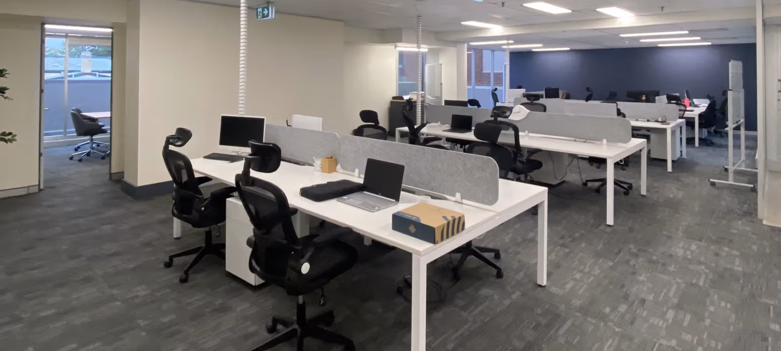 https://officehub.s3.amazonaws.com/Assets/images/43830/Shared-Workspace-NSW-Bondi-Junction-35-45-Spring-Street-workspace.jpg