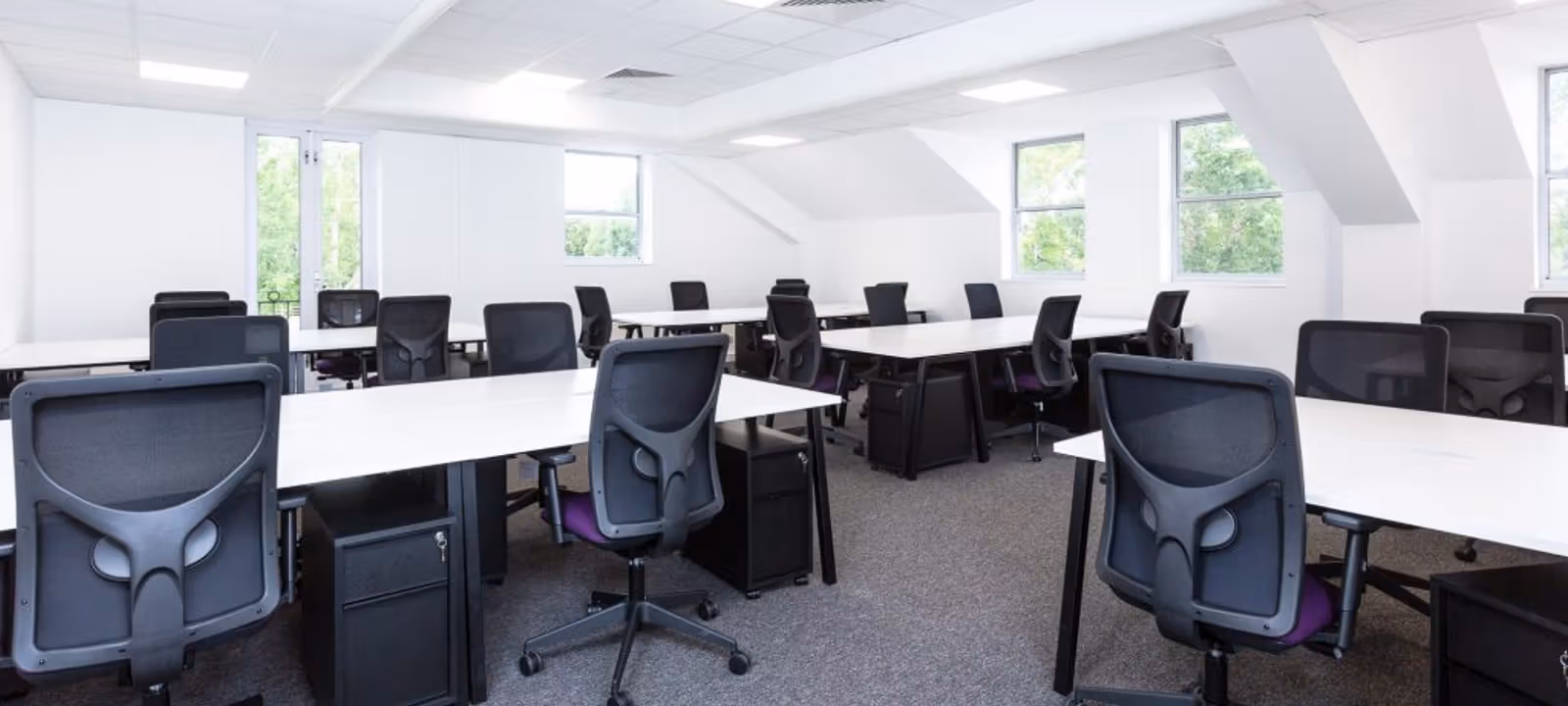 https://officehub.s3.amazonaws.com/Assets/images/4411/Serviced-Office-%28Classic%29-Oxfordshire-Oxford-234-Botley-RoadCitibase_Oxford-294-Edit-1024x682.jpg