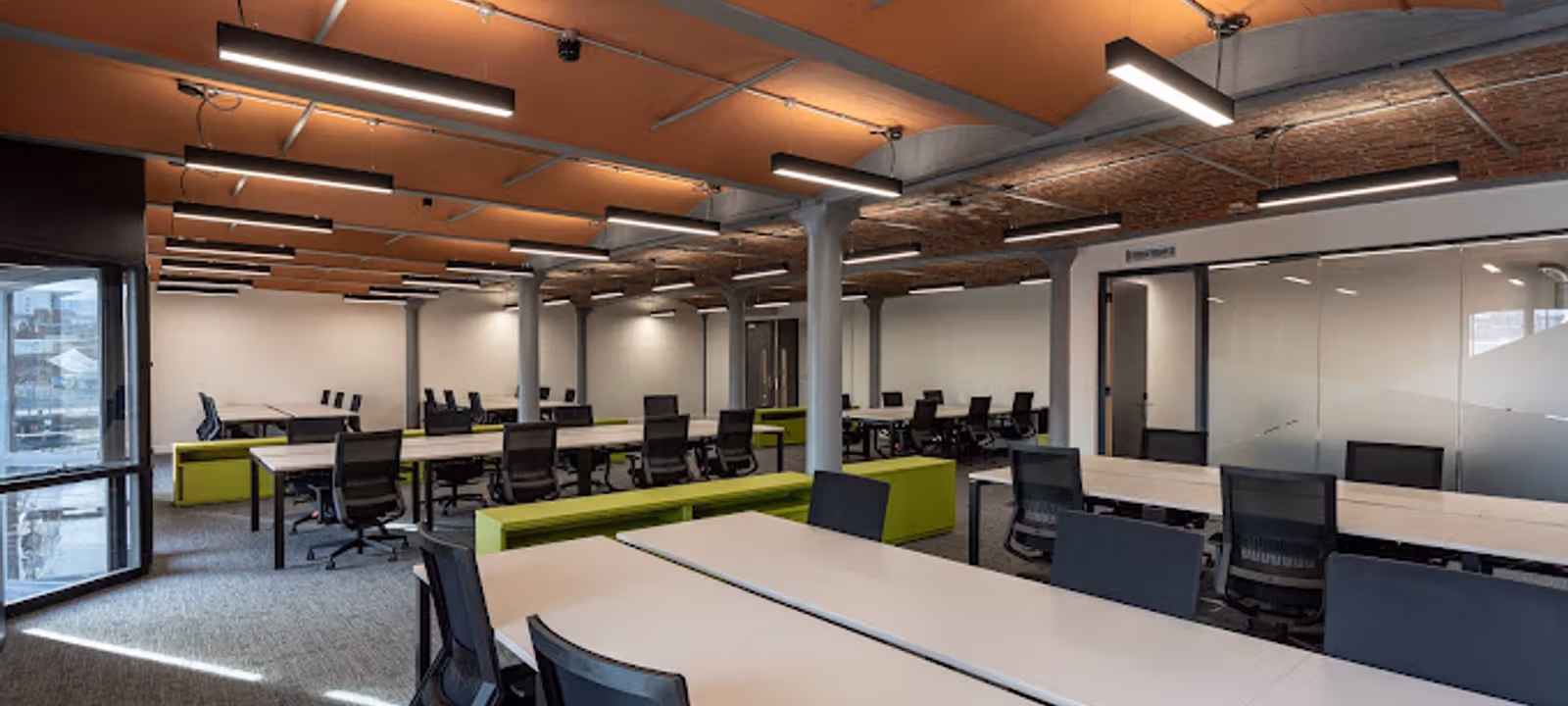 https://officehub.s3.amazonaws.com/Assets/images/4495/Serviced-Office-%28Creative%29-Liverpool-Albert-Dock-Edward-Pavilion-5D42709-HDRHR.jpg