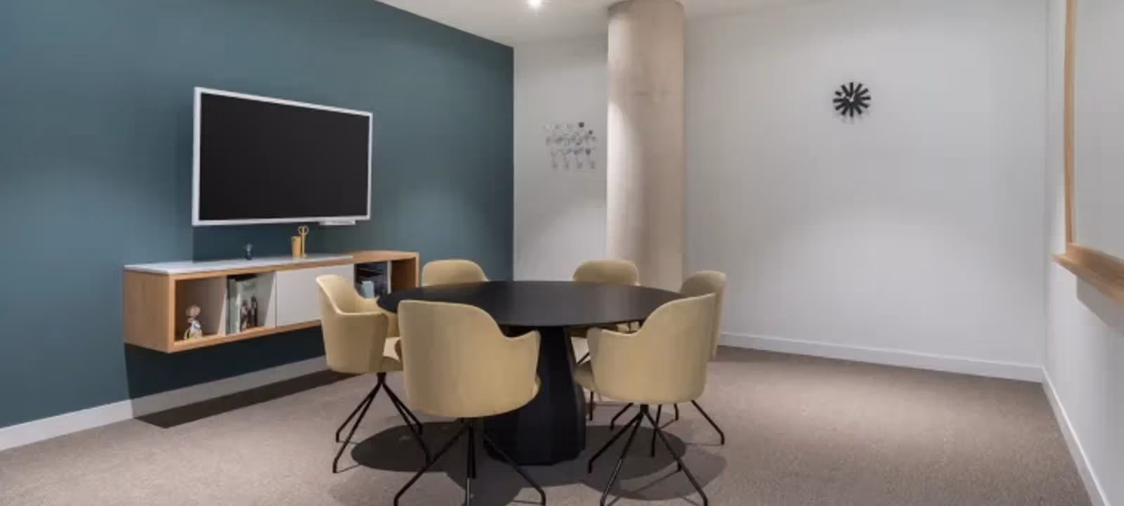 16 Sterling Lake Road, Tuxedo Park - Image 1