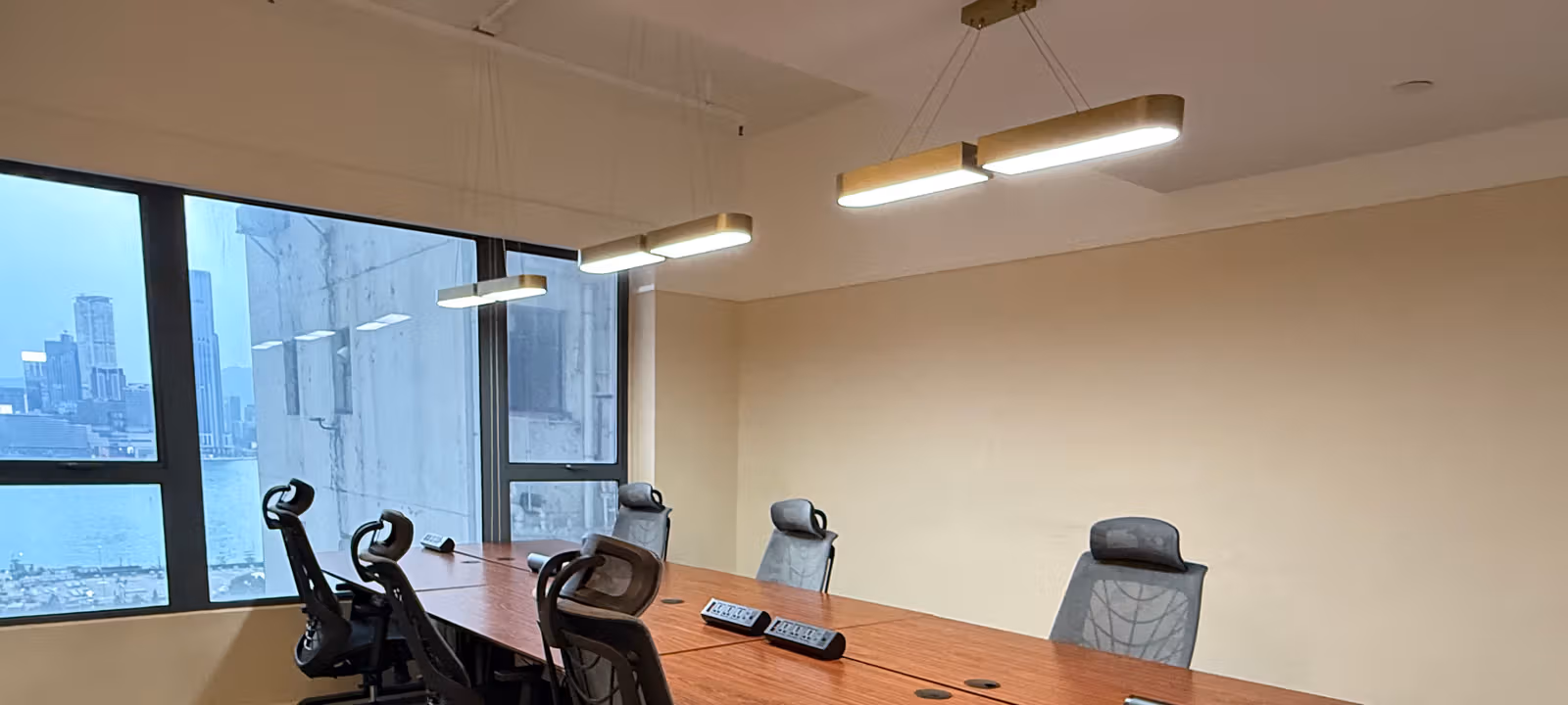 https://officehub.s3.amazonaws.com/Assets/images/48794/Managed-Office-Space-Hong-Kong-Wan-Chai-303-Jaffe-Road-IMG1661.HEIC
